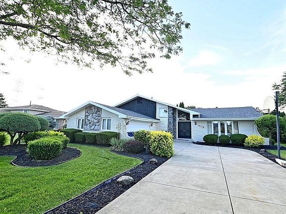 2nd image of 14108 S Garavogue Ave