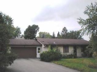 5 Mary Ann Ln, Burnsville, MN 55337