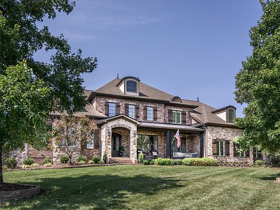 3rd image of 4225 Carrolton Dr
