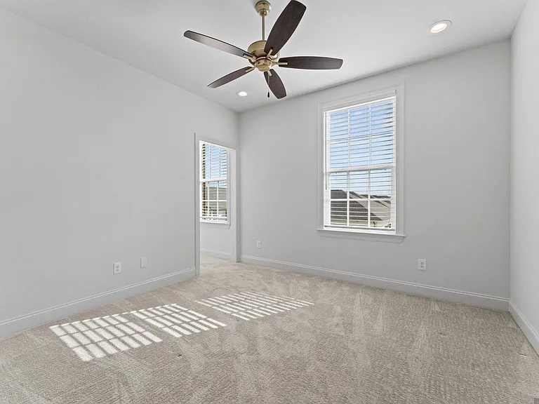 13820 Woody Creek Dr — Photo 25
