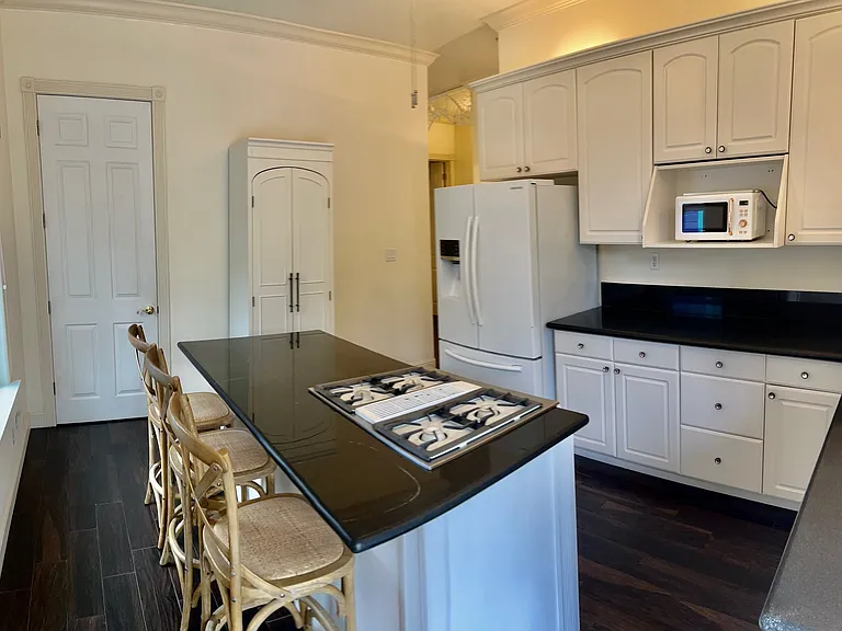 865 Vallejo St — Photo 4