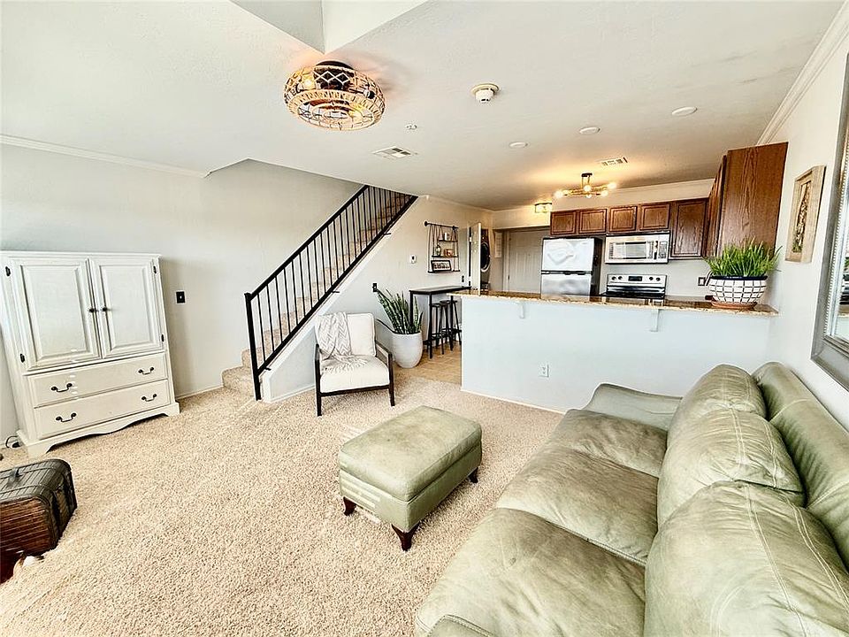 1st image of 1330 12th Ave SE Unit 2306