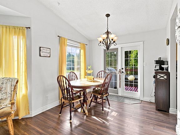 4th image of 301 22nd St