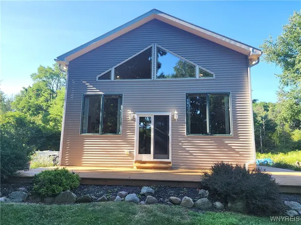 869 Schad Rd, Alden, NY 14004