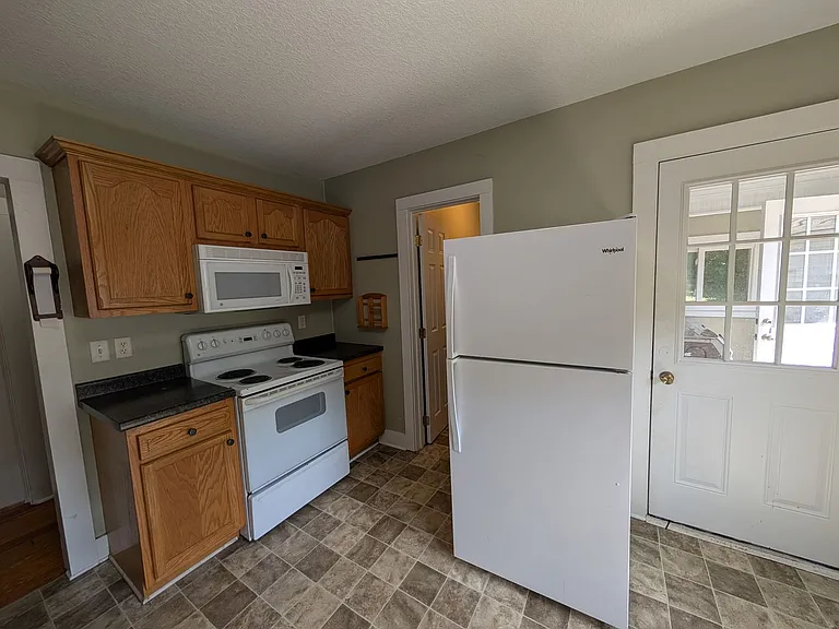 100 Gibbs St — Photo 12