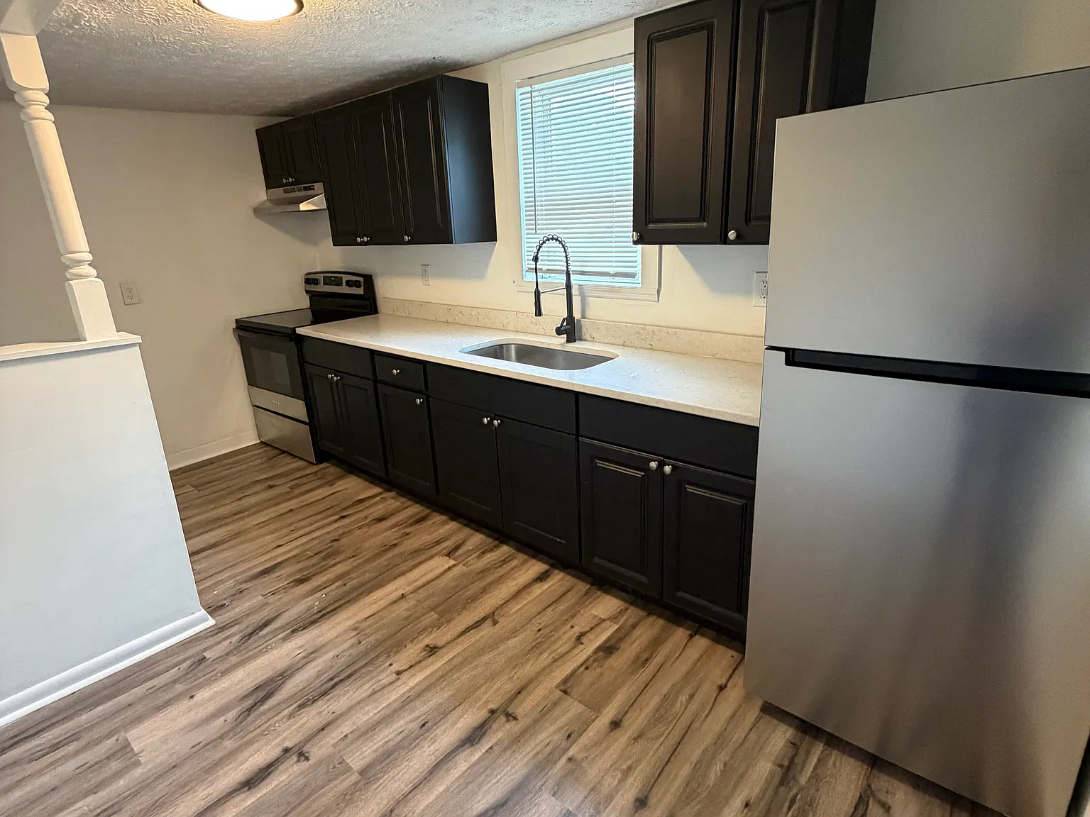 2 bed, 900 sqft, $1,400 — Photo 2