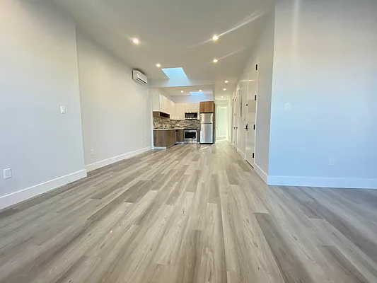 Rented by Lang Realty LLC | media 10