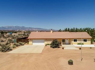 6140 Fremontia Rd, Oak Hills, CA 92344