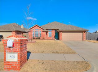 809 Canyon Dr, Yukon, OK 73099