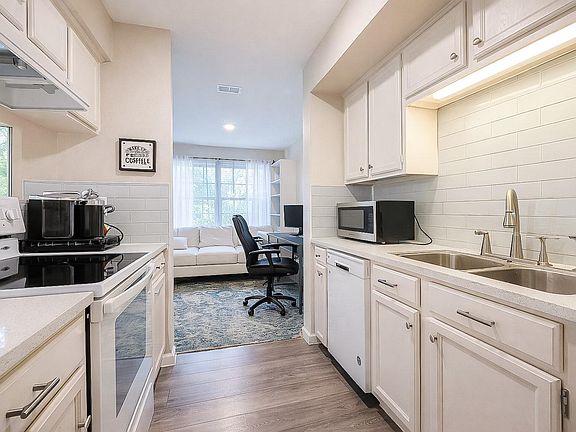 5th image of 4159 Steck Ave Unit 255