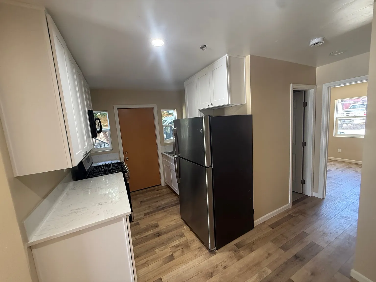 2 bed, $20,000 — Photo 4