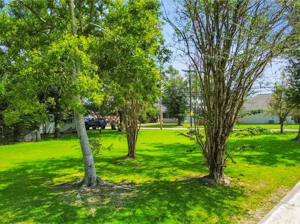 422 W 18th St, Lake Charles, LA 70601