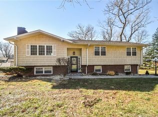 46 Woodlawn Dr, Mitchell, IN 47446