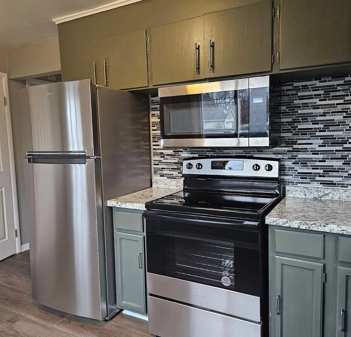 315 Bennington Dr — Photo 4