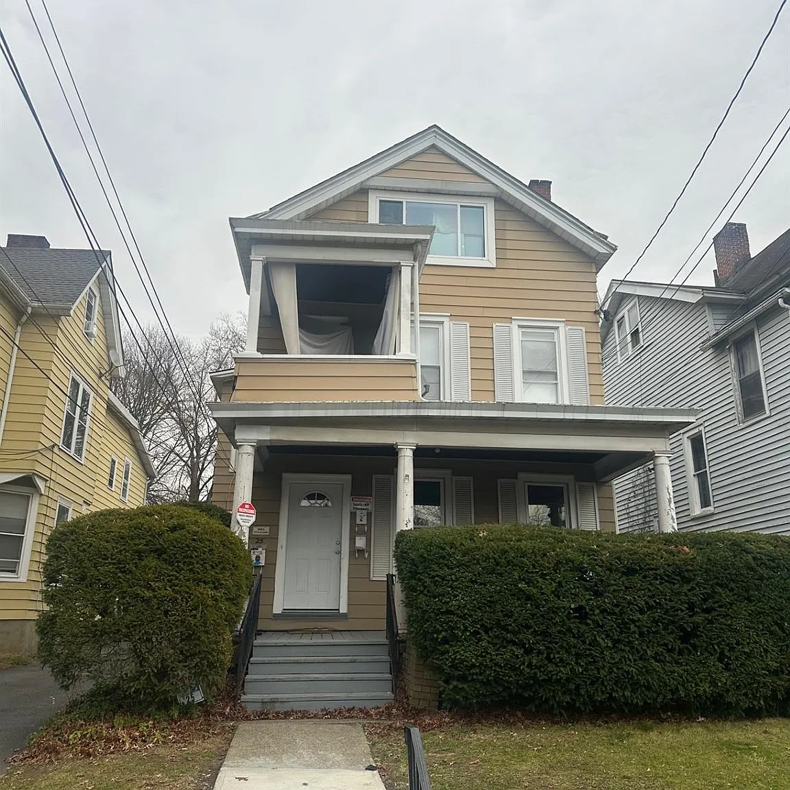 3 bed, 1150 sqft, $2,200 — Photo 1