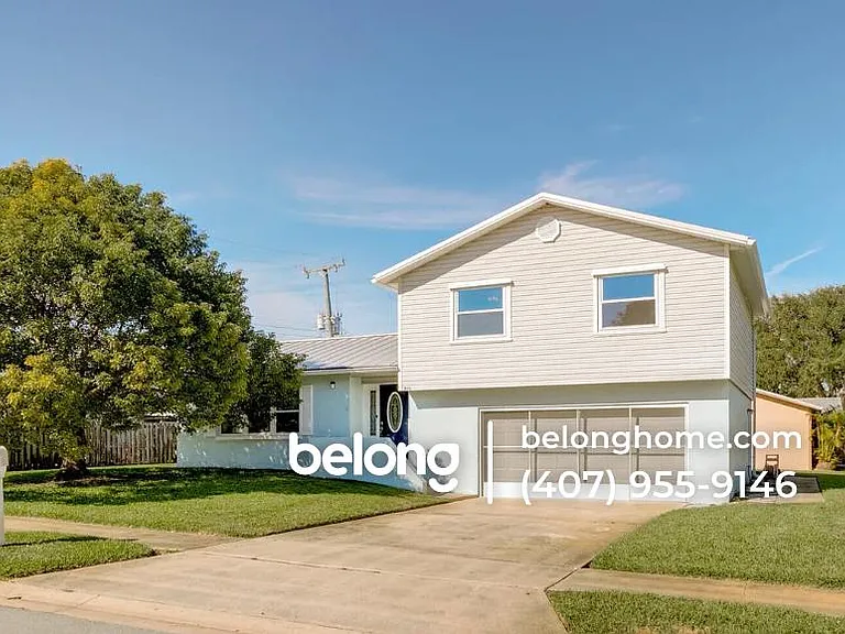 856 Westport Dr — Photo 2