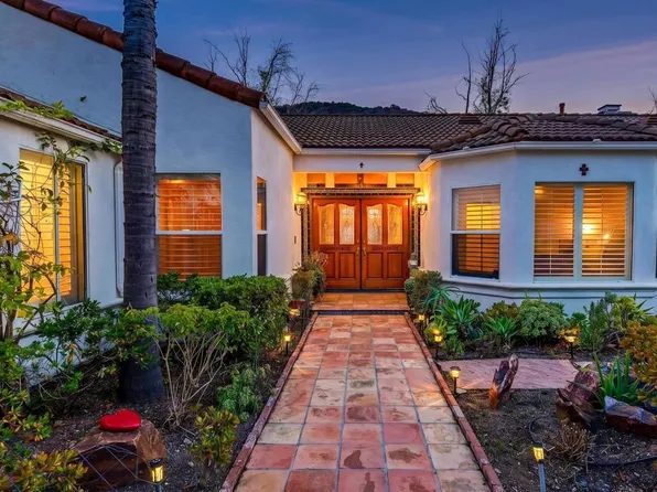 28301 Crooked Oak Ln, Escondido, CA 92026