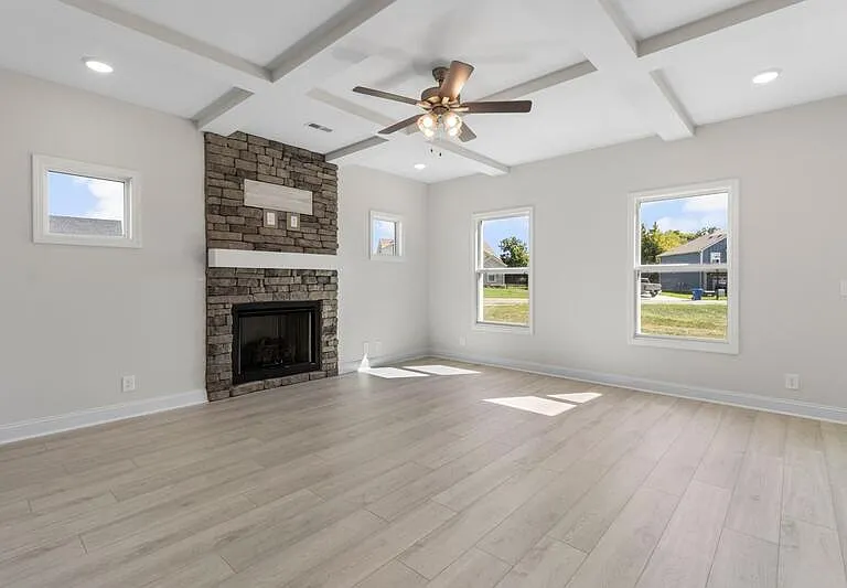 548 Castle Pinckney Ln — Photo 2