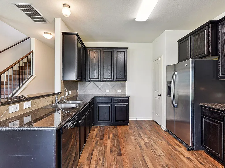 310 Potters Peak Way — Photo 3