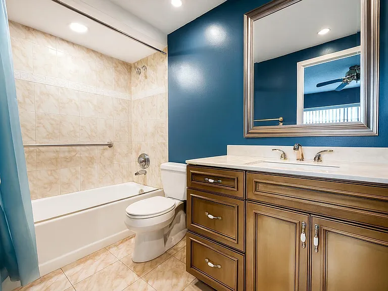 5041 W Oakland Park Blvd #111 — Photo 8