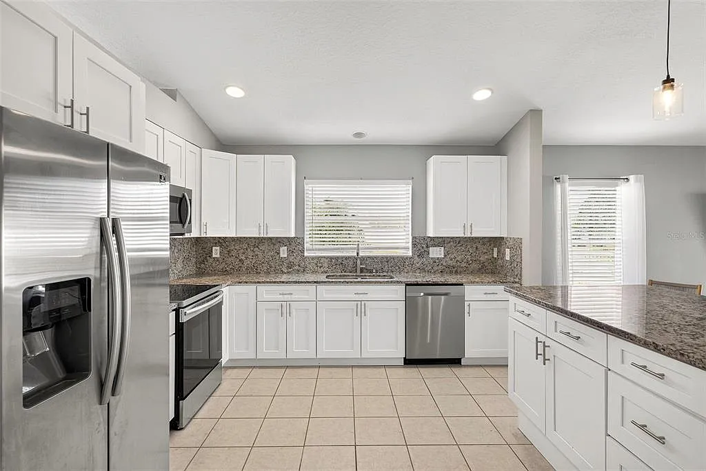 3 bed, 2.0 bath, 1871 sqft, $2,700 — Photo 3