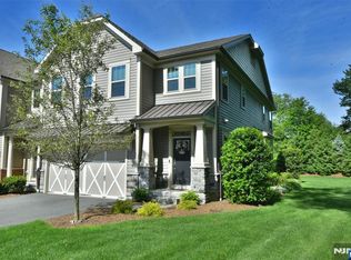 16 Marilyn Dr, Woodcliff Lake, NJ 07677