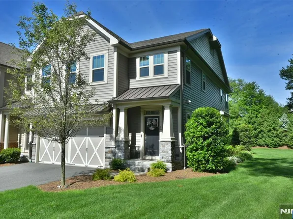 16 Marilyn Dr, Woodcliff Lake, NJ 07677