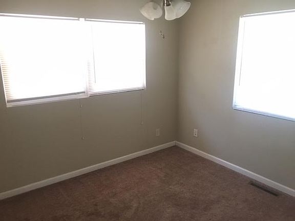 4th image of 3342 S Hiram Ave
