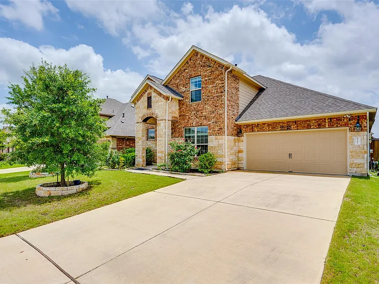 3327 Columbus Way — Photo 1