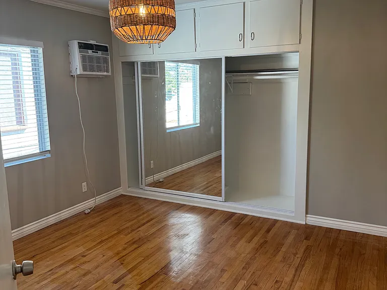 909 1/2 S Wooster St #2 — Photo 3