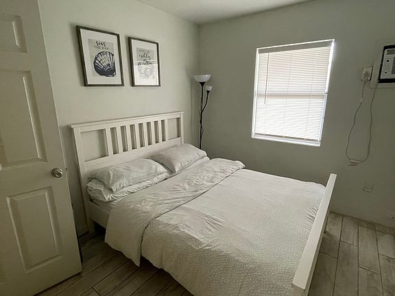4th image of 1550 Argyle Dr #1