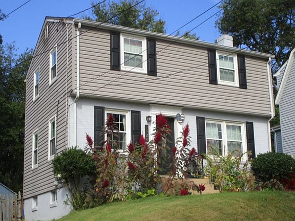 3rd image of 9920 Edward Ave