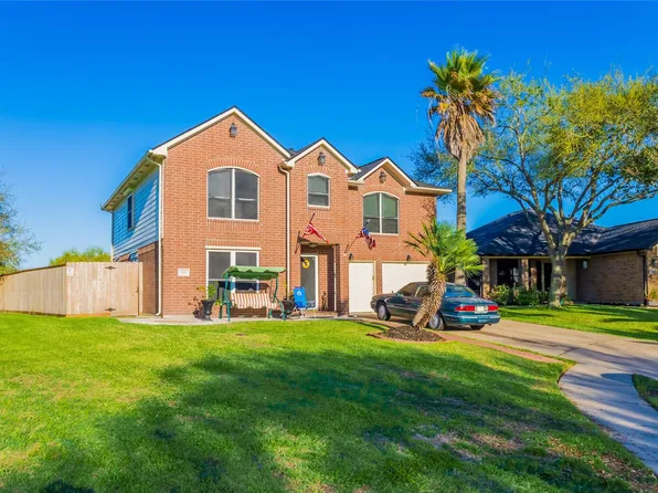 103 Mammoth Springs Ln, Dickinson, TX 77539