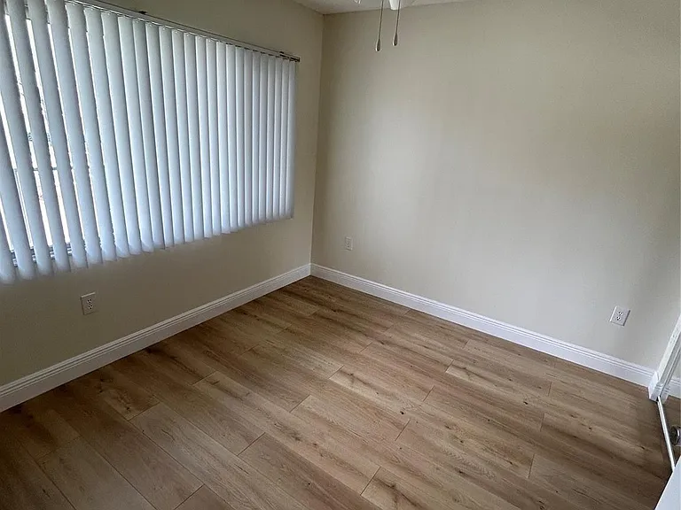900 SW 142nd Ave #202L — Photo 25