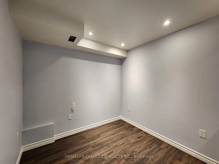 22 Colonel Lyall St — Photo 12