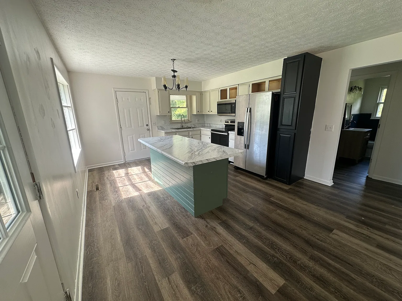 2 bed, 1076 sqft, $1,250 — Photo 2