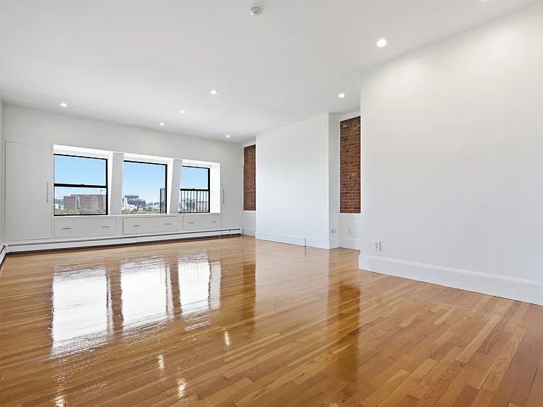 190 Beacon St #7 — Photo 10