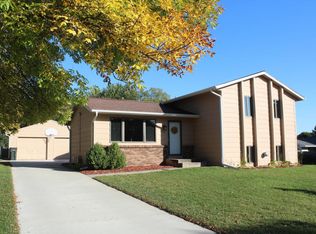 206 Sandburg Ct, Ames, IA 50014