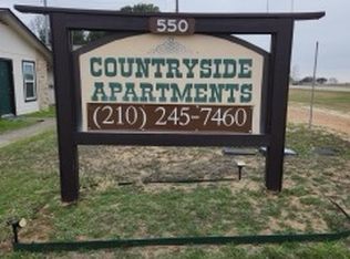 Countryside Apartments, Floresville, TX 78114