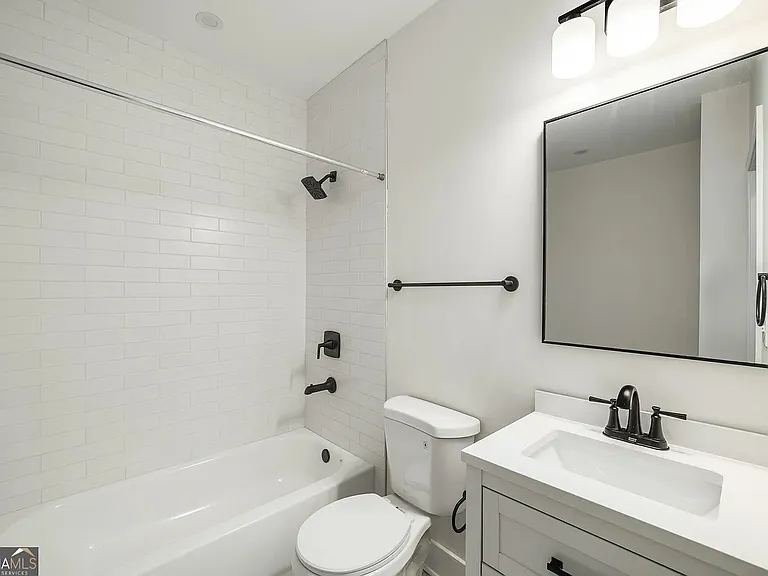 936 Byron Dr SW — Photo 6