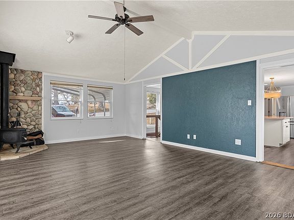 3rd image of 862 Malibu Rd