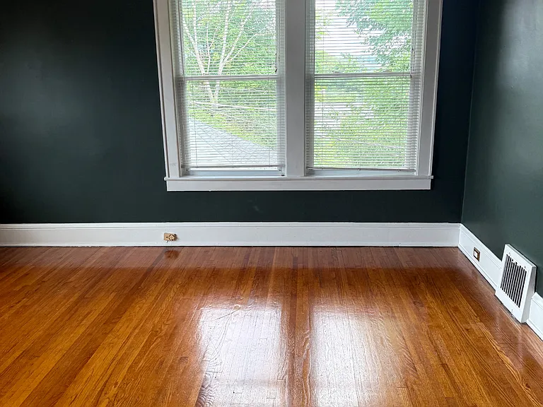 2117 Fairmont Blvd NE — Photo 17