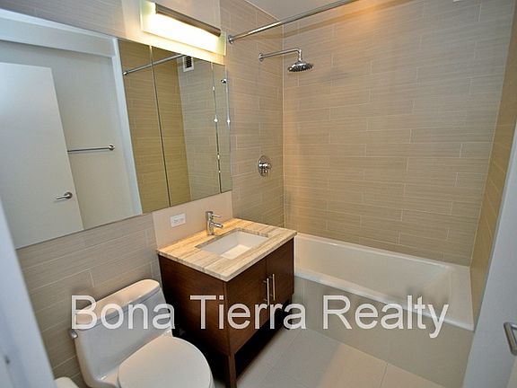 4th image of 505 W 47th St APT 4A-S