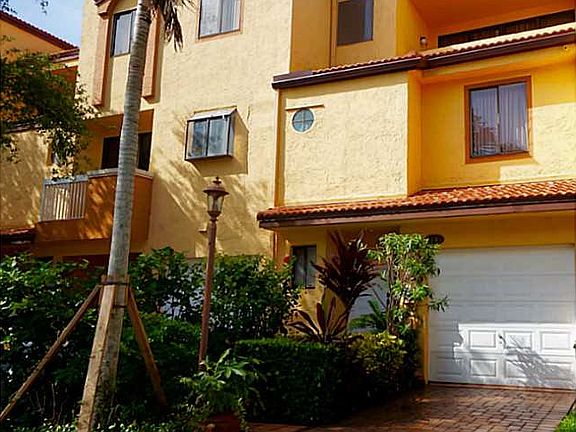 4th image of 21394 Marina Cove Cir APT 16H