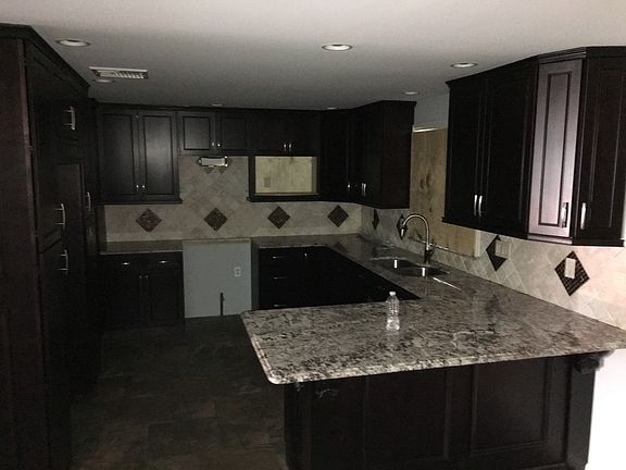 3rd image of 209 Wiman Ave