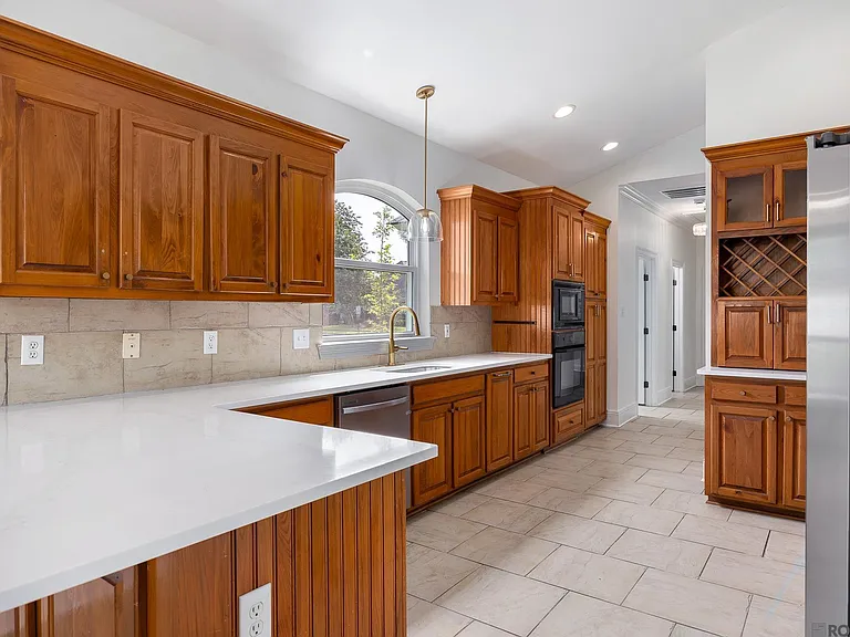 10417 Oakline Dr — Photo 6