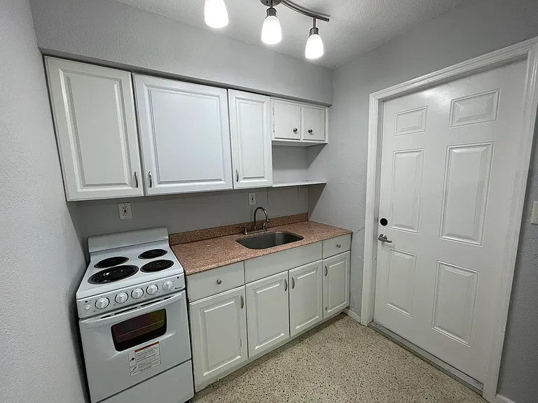 1708 NE 20th Ave #4 — Photo 11