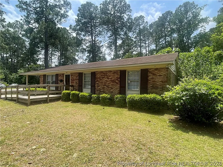 916 Bingham Dr — Photo 2