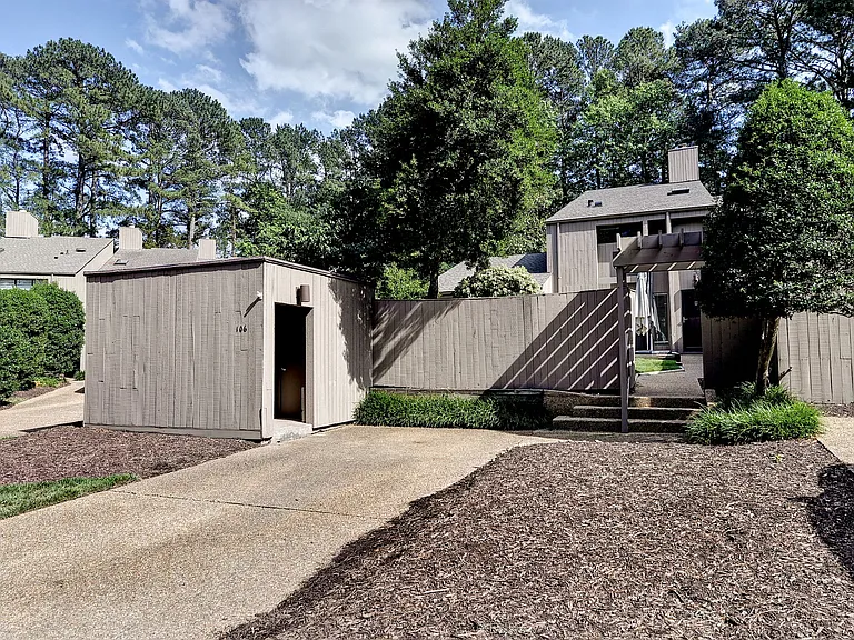 106 Harrops Gln — Photo 39