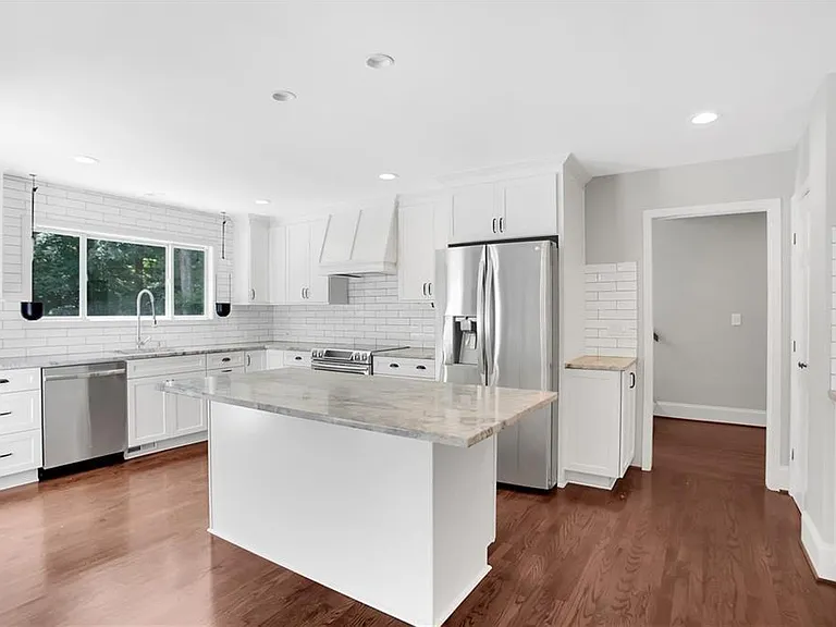 455 Persimmon Ln — Photo 5